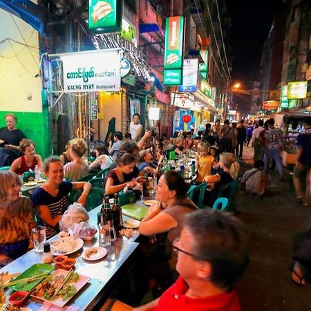 20Th Street Hostel Rangoon Buitenkant foto