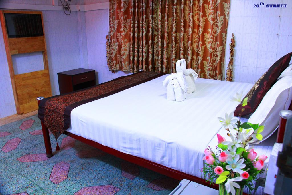 20Th Street Hostel Rangoon Buitenkant foto