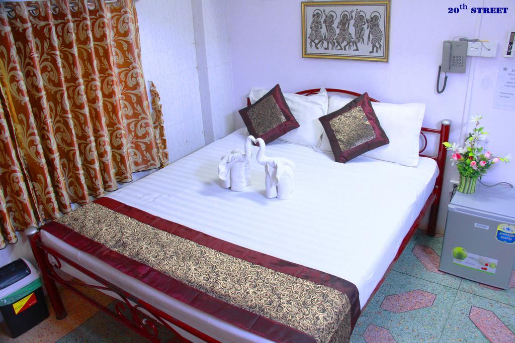 20Th Street Hostel Rangoon Buitenkant foto