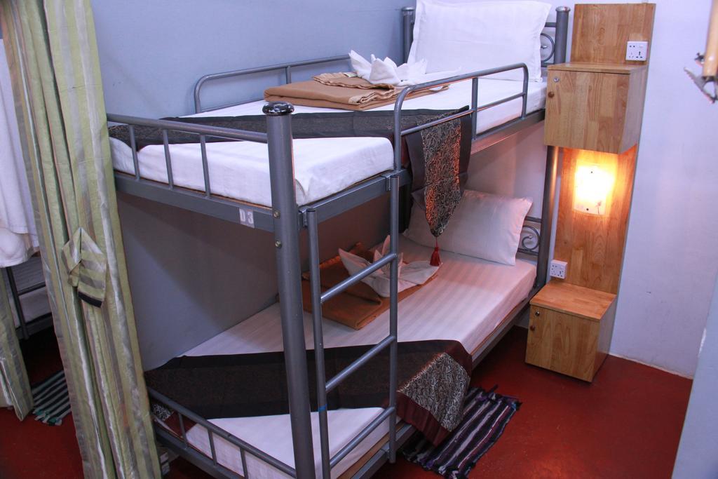 20Th Street Hostel Rangoon Buitenkant foto